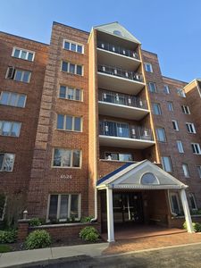 6526 W Irving Park Rd APT 505