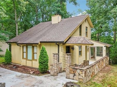 9080 Pine Tree Cir
