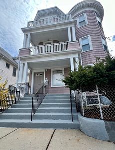 40 Barry St