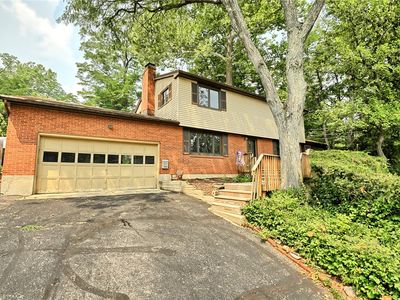 3559 Strathmoor Dr