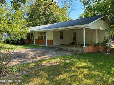 304 White Dr