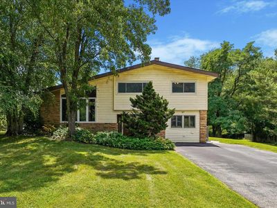 27 Camelot Dr