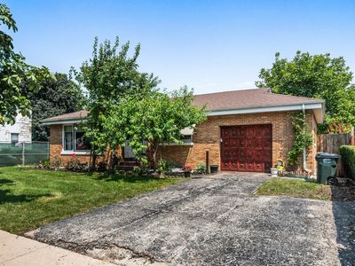 6815 N Tripp Ave