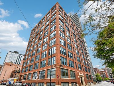 124 W Polk St APT 705