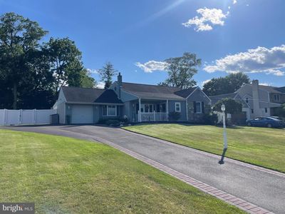1004 Hillside Dr