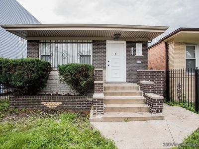 1037 W 103rd St