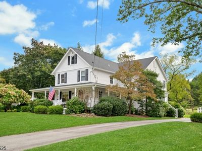 32 W Main St