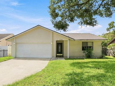 7720 LAKESIDE WOODS DRIVE