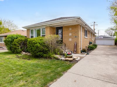 2711 Maple Ave