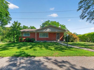 Property at 618 Chicago Dr, Howell, MI