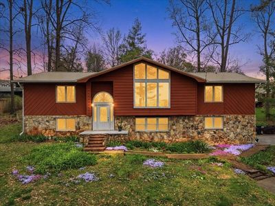 1090 Panther Creek Rd