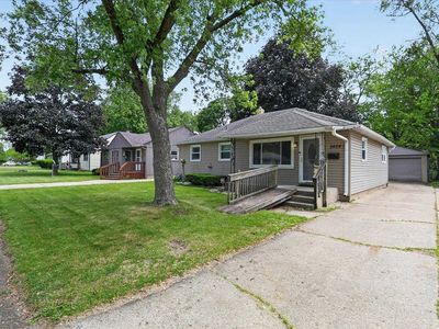 2404 Paradise Blvd