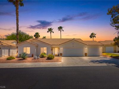 562 W Sierra Vista Cir