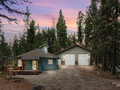 9785 Edna Pl