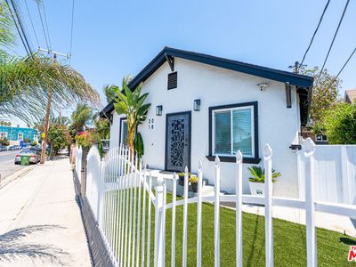 2016 10th Ave