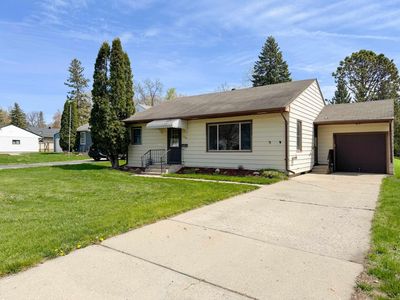 1224 Lake St