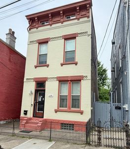 2241 Flora St
