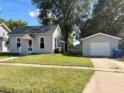 307 7th St SE