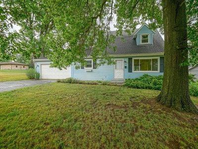 Property at 943 Crest Ct, Byron, IL