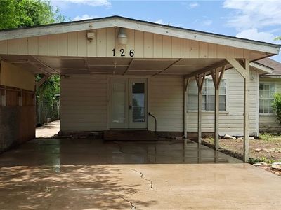 126 Ebony Ave