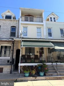1141 Mulberry St