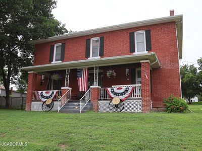 2820 Main St