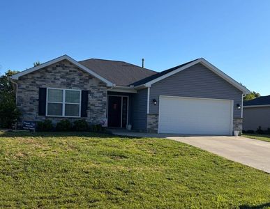 242 Saddlebrook Run N