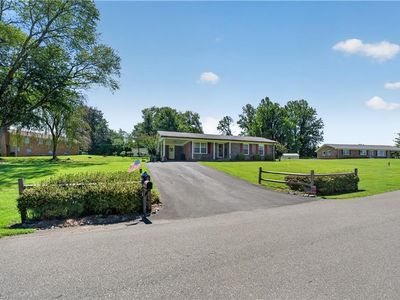 133 Burgundy Rd
