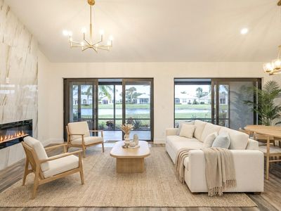 3733 Cape Pointe Circle