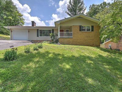 Property at 195 Pineview Dr, Bristol, VA