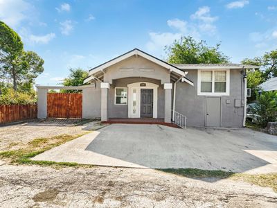 311 W Adobe St