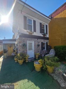 433 N 64th St