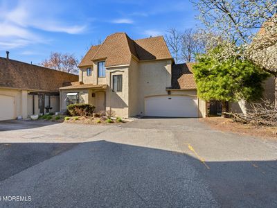 38 Carriage Place #1038