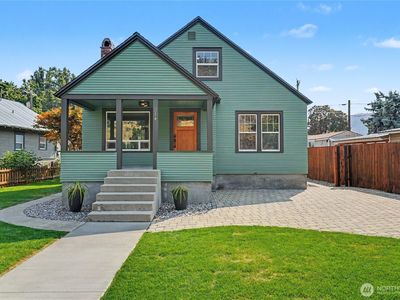 214 Riverside Drive