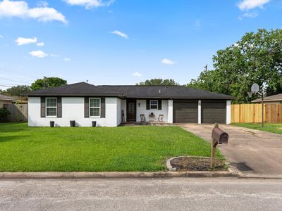 3832 Holly Glen Dr