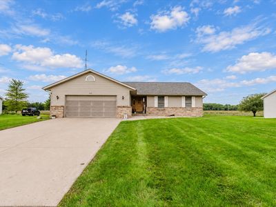 Property at 427 Sunset Dr, Colfax, IL