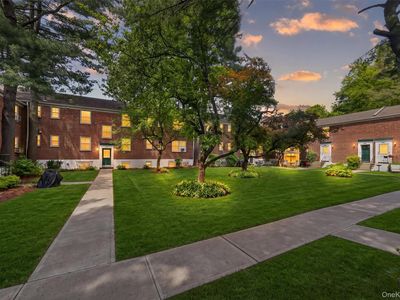 33 Fieldstone Drive #D2