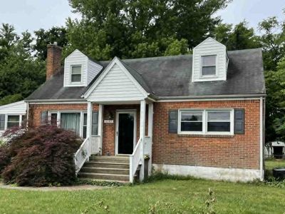 3787 Fairburn Dr