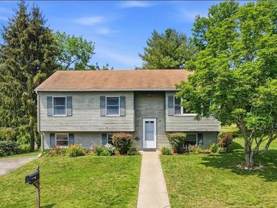 Property at 7 Brookview Ct, Westerly, RI