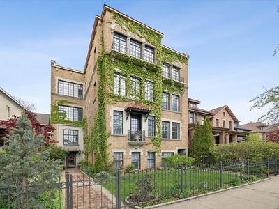 4410 N Hermitage Ave APT 2E