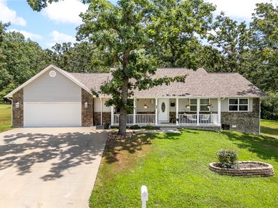 6105 Oak Leaf Dr