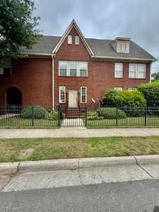 200 Maple Ave APT B