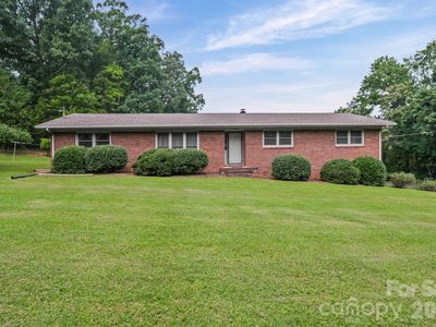 Property at 1008 Longview Dr, New London, NC