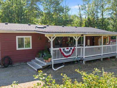 690 Foots Creek Rd