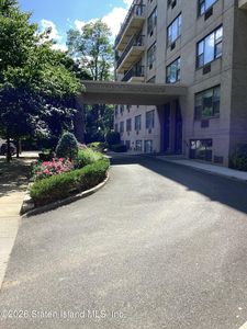 175 Zoe St APT 4P