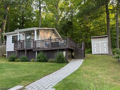105 Lakeside Dr