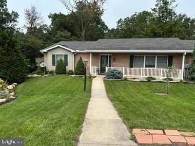 8 Oxford Ct #8