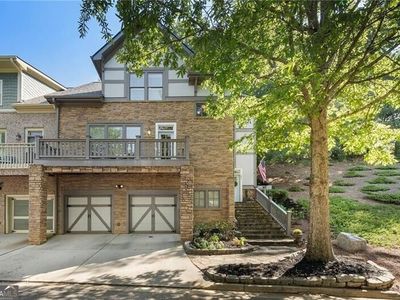 1677 Duncan Dr NW