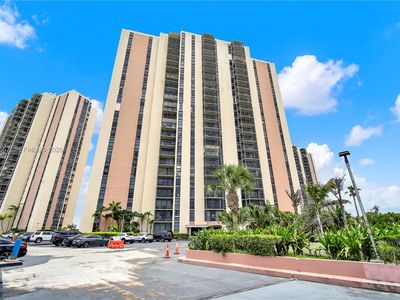 20335 W Country Club Dr APT 1608