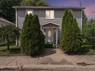 235 W 2nd St
